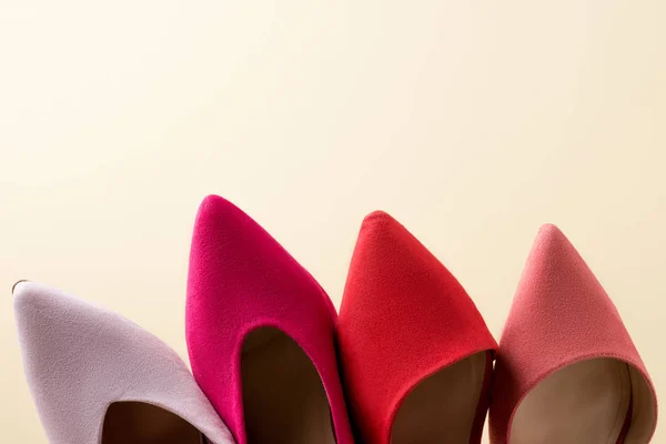 Ansicht Von Oben Von Bunten Stilvollen Schuhen Isoliert Auf Licht — Stockfoto