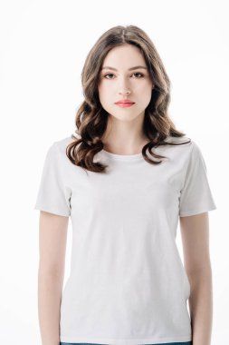 beyaz t-shirt güzel ciddi kız beyaz izole kamera bakıyor