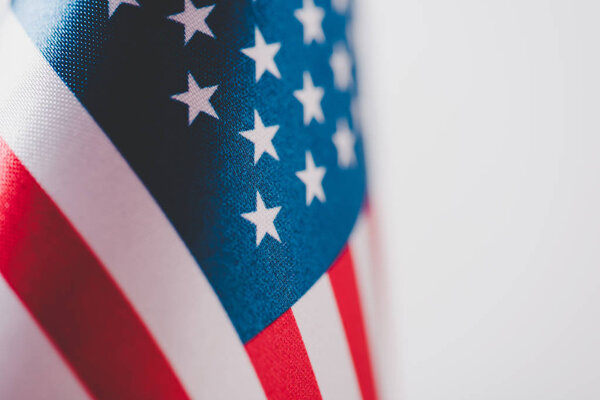 национальный флаг США, изолированный на сером, День памяти
