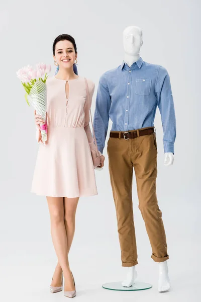 Hermosa Chica Con Ramo Flores Mano Con Maniquí Gris — Foto de Stock