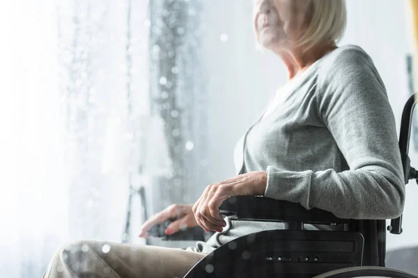 Vue Recadrée Une Femme Âgée Handicapée Fauteuil Roulant — Photo