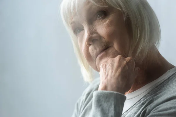 Selective Focus Pensive Senior Woman Grey Hair Propping Face Hand — Stock Photo, Image