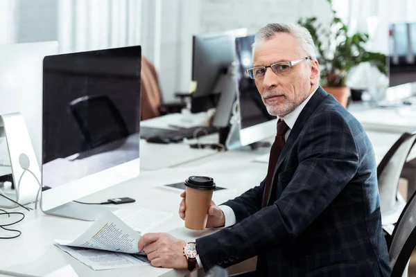 Handsome Mature Businessman Holding Newspaper Paper Cup Office — Stock Photo, Image