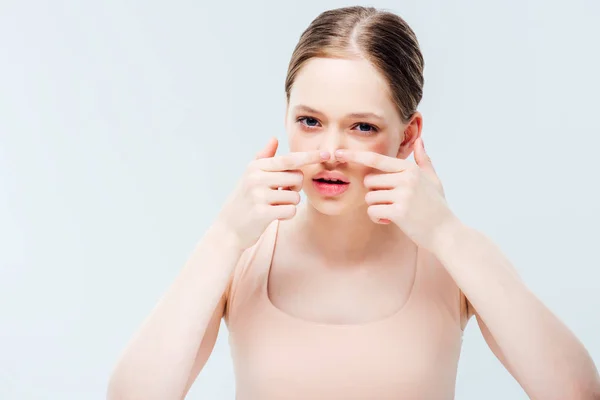 Ontevreden Tiener Meisje Met Acne Neus Geïsoleerd Grijs — Stockfoto