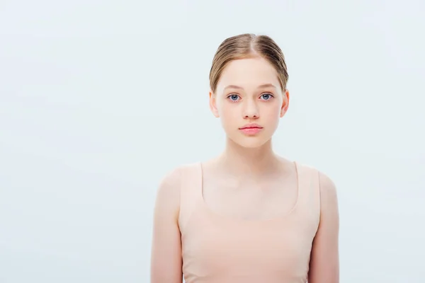 灰色で隔離された深刻な十代の少女の正面図 — ストック写真