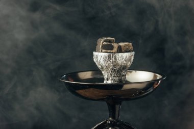 siyah duman kömürler ile nargile kase