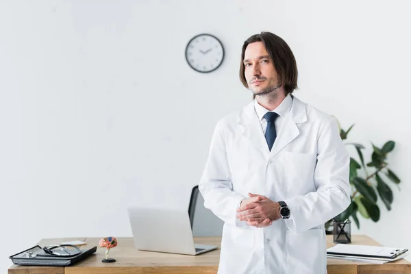 Confident Doctor White Coat Looking Camera While Standing Office — Stock Photo, Image