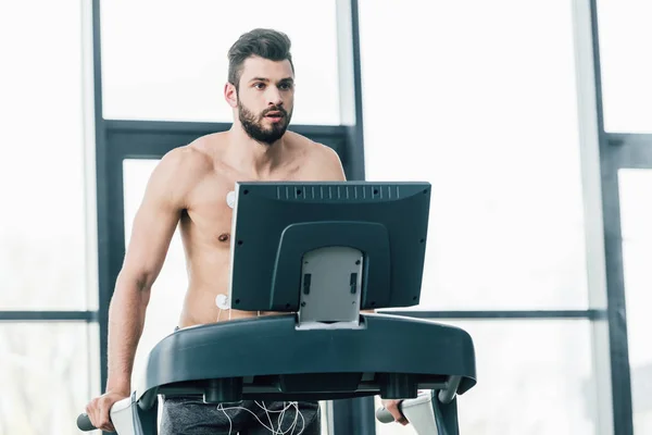 Shirtless Handsome Sportsman Electrodes Running Treadmill Endurance Test Gym — Stock Photo, Image
