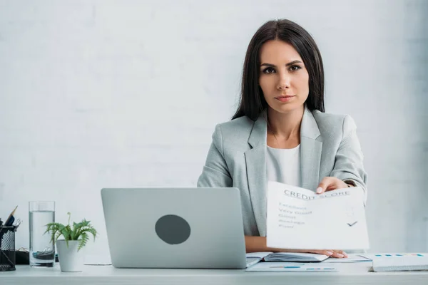 Beautiful Brunette Woman Formal Wear Holding Credit Score — Stock Photo, Image