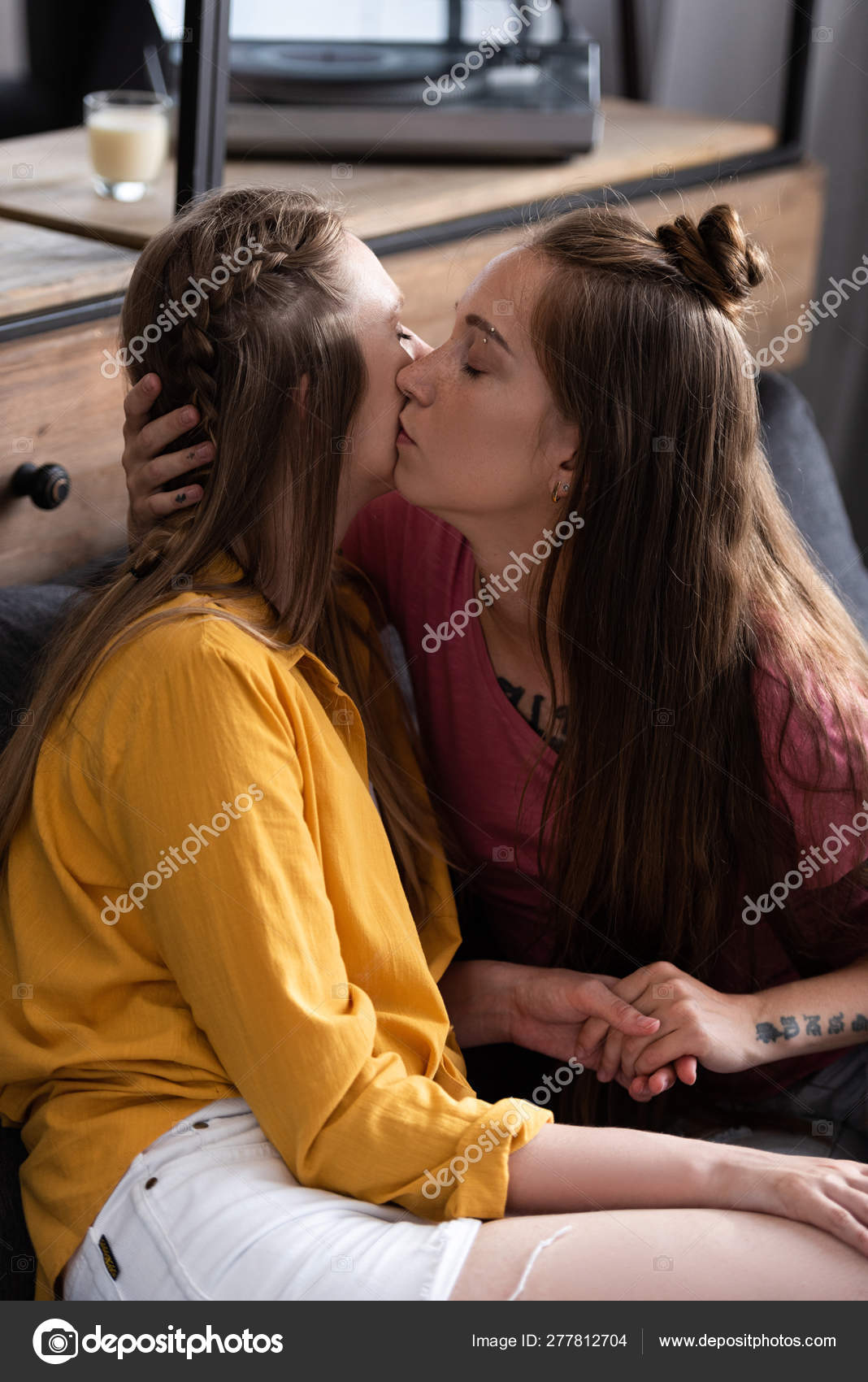 Teen Seduced Mature Lesbian