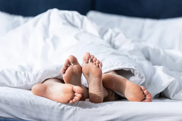 Partial View Two Barefoot Lesbians Lying Blanket — Stock Photo, Image