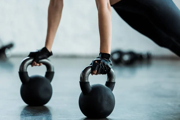 Cropped View Young Woman Exercising Dumbbells — Stock Photo, Image
