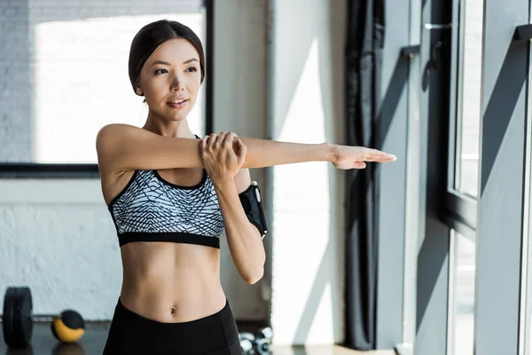 Beautiful Young Athletic Woman Working Out Sports Center — Stock Photo, Image