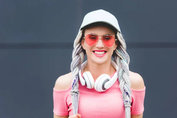 Beautiful Stylish Girl Dreadlocks Headphones Smiling Looking Camera — Stock Photo, Image