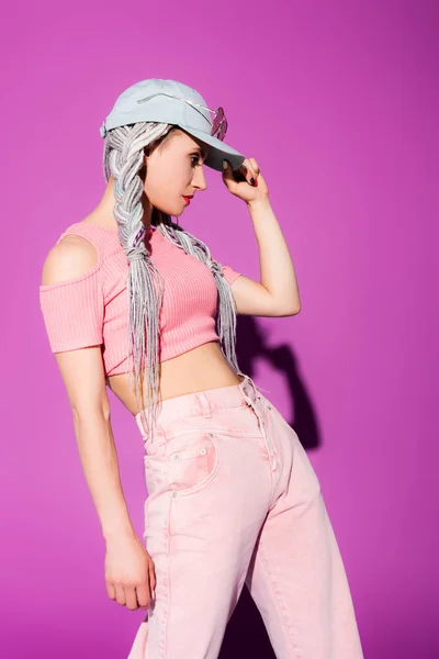 Attractive Girl Dreadlocks Hat Posing Purple — Stock Photo, Image