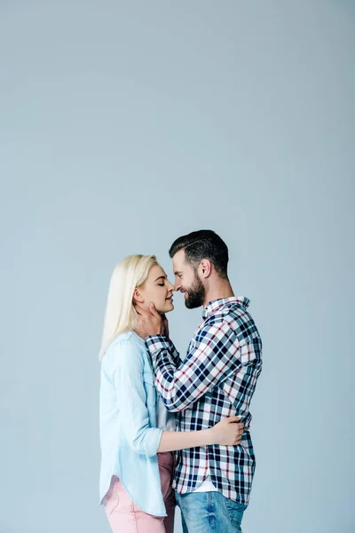 Beautiful Couple Hugging Looking Each Other Isolated Grey Copy Space — Stock Photo, Image