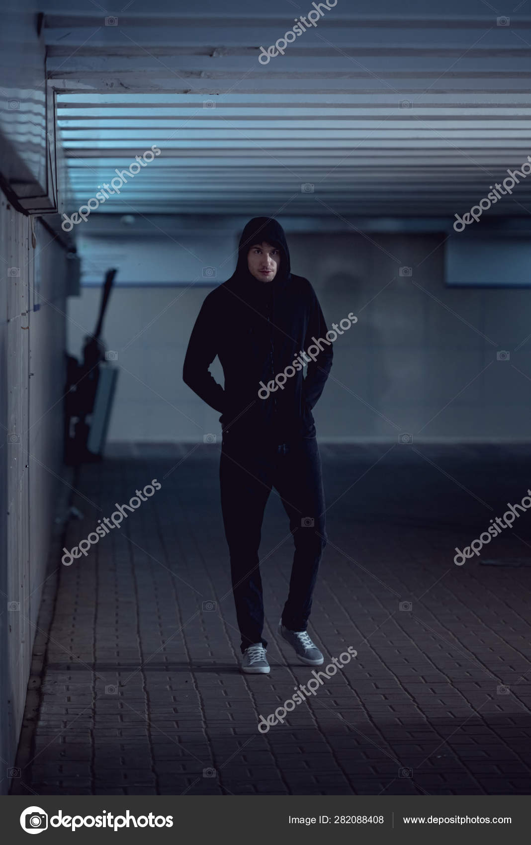 Thief Black Hoodie Walking Underpass — Stock Photo