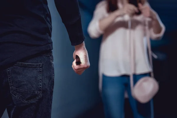 Selective Focus Thief Knife Standing Woman — Stock Photo, Image