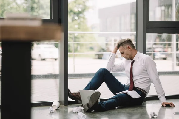 Selective Focus Man Touching Hair While Sitting Floor Windows — Stock Photo, Image