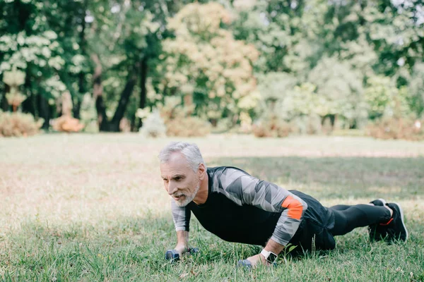 Smiling Mature Sportsman Doing Push Ups Barbells Green Lawn — Stock Photo, Image