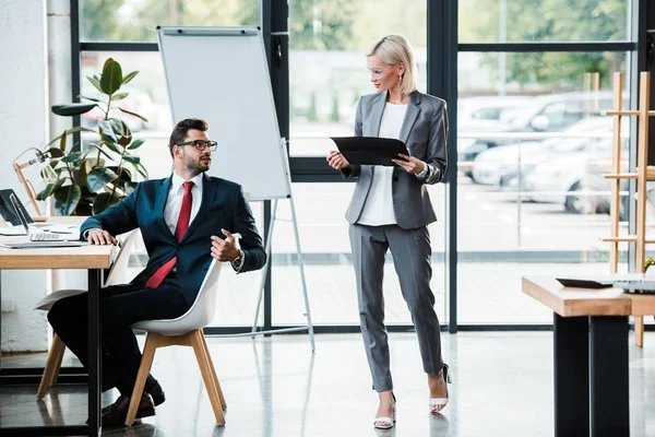 Attractive Businesswoman Formal Wear Standing Looking Handsome Coworker — Stock Photo, Image