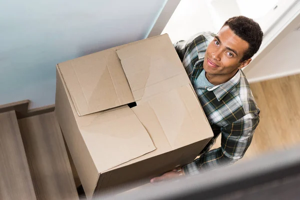 High Angle View Handsome African American Man Holding Box While — Stock Photo, Image