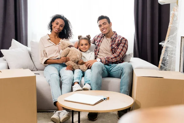 Full Length View African American Family Sitting Sofa Looking Camera — Stock Photo, Image