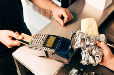 alüminyum folyo döner kebap satın adam kırpılmış görünümü