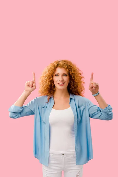 Attractive Redhead Girl Pointing Having Idea Isolated Pink — Stock Photo, Image