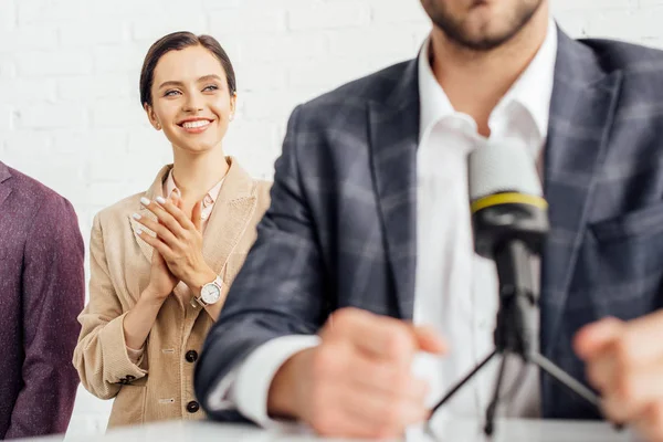Selective Focus Attractive Businesswoman Formal Wear Clapping Conference Hall — Stock Photo, Image