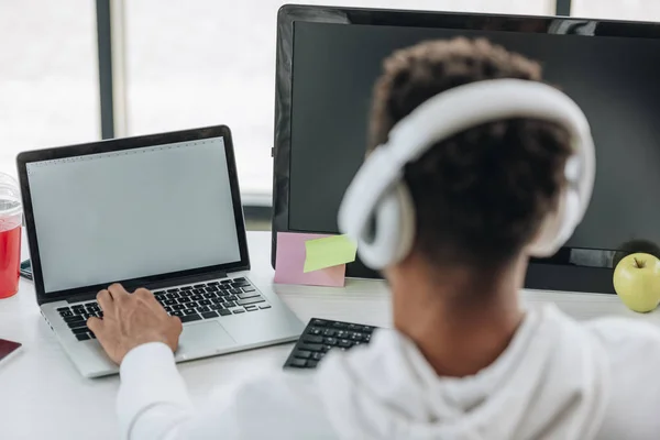 Back View African American Programmer Headphones Sitting Workplace Office — Stock Photo, Image