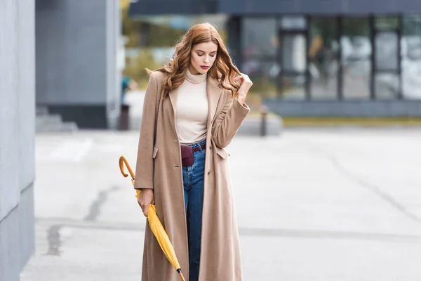 Attractive Woman Closed Eyes Holding Yellow Umbrella — Stock Photo, Image