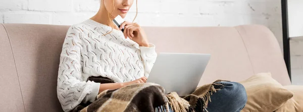 Cropped View Woman White Sweater Holding Credit Laptop — Stock Photo, Image