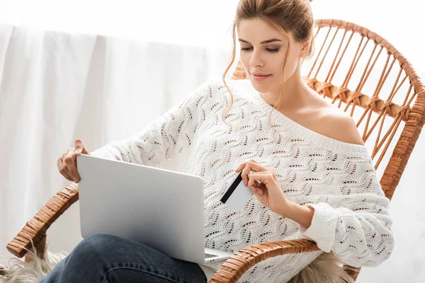 Attractive Woman White Sweater Holding Credit Laptop — Stock Photo, Image