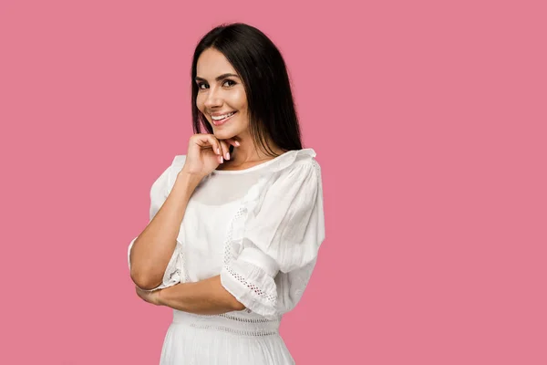 Mulher Feliz Vestido Olhando Para Câmera Isolada Rosa — Fotografia de Stock