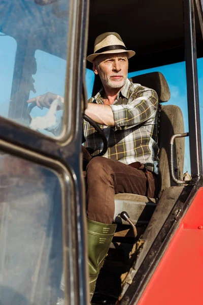 Selective Focus Serious Self Employed Man Straw Hat Driving Tractor — Stock Photo, Image