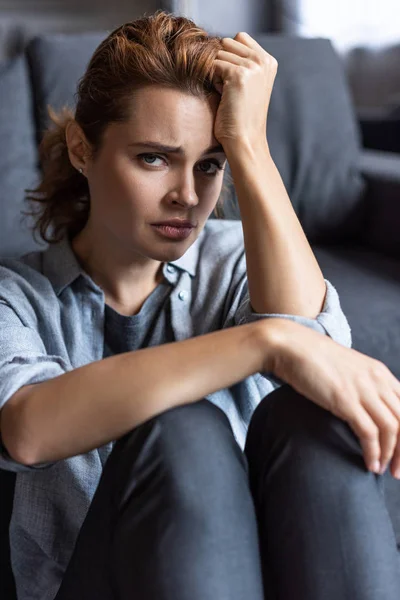 Selective Focus Upset Woman Looking Camera While Sitting Home — Stock Photo, Image