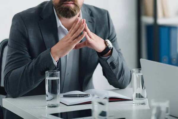 Vue Recadrée Homme Affaires Tenue Bureau — Photo