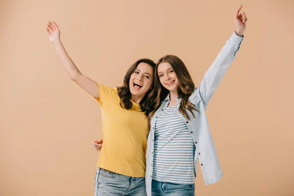 Amigos Atractivos Sonrientes Con Las Manos Extendidas Mirando Cámara Aislada —  Fotos de Stock