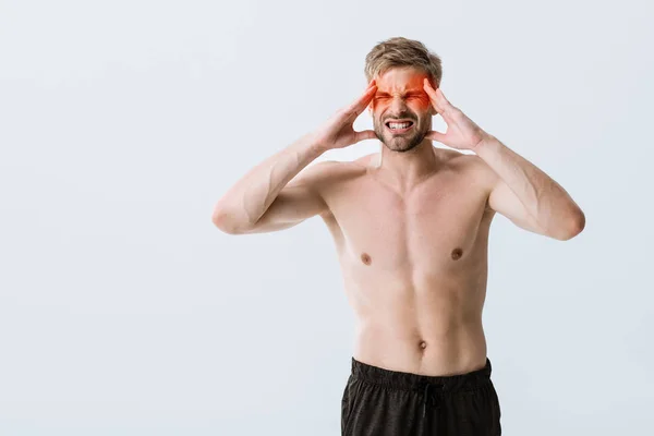 Desportista Sem Camisa Com Dor Cabeça Tocando Templos Isolados Cinza — Fotografia de Stock