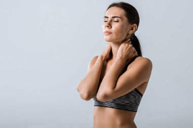 gri izole boyun ağrısı ile çekici sporcu