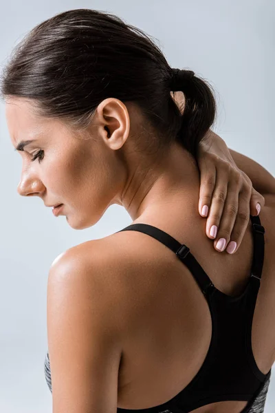 Deportista Atractiva Con Dolor Cuello Aislado Gris —  Fotos de Stock