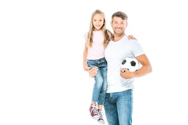 Mutlu baba, kollarını tutuyor ve topu beyaza sarmış duruyor. 