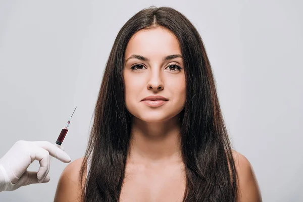 Cosmetologist Latex Gloves Holding Syringe Scalp Mesotherapy Brunette Beautiful Woman — Stock Photo, Image