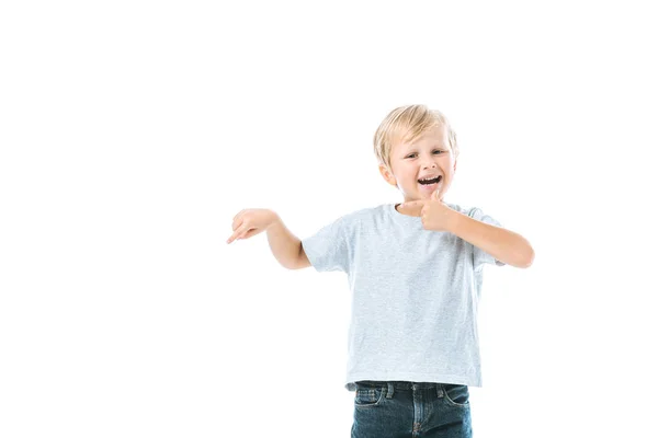 Menino Animado Apontando Com Dedo Isolado Branco — Fotografia de Stock