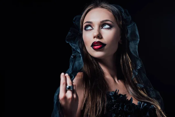 Eng Vampier Meisje Zwart Gothic Jurk Sluier Geïsoleerd Zwart — Stockfoto