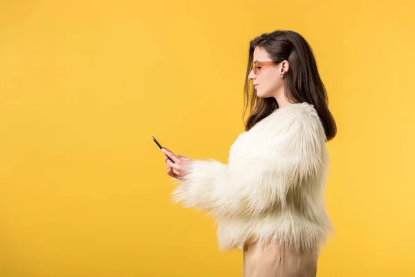 Side View Party Girl Faux Fur Jacket Sunglasses Holding Smartphone — Stock Photo, Image