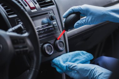 Kırpılmış araba temizleyicisi tozu plastik hava temizleyici ile torpido gözünde
