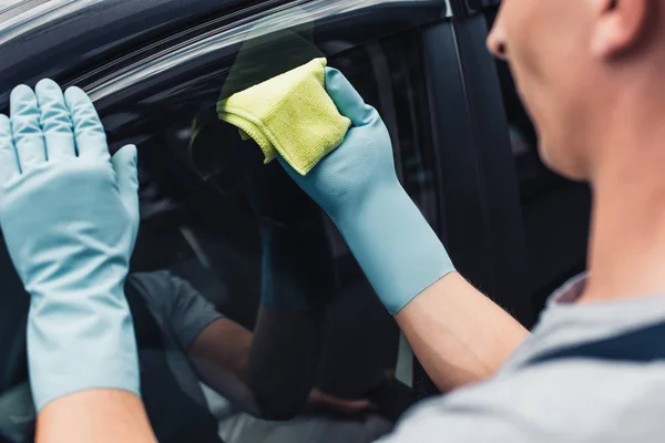 Copped View Car Cleaner Wiping Car Door Rag — Stock Photo, Image