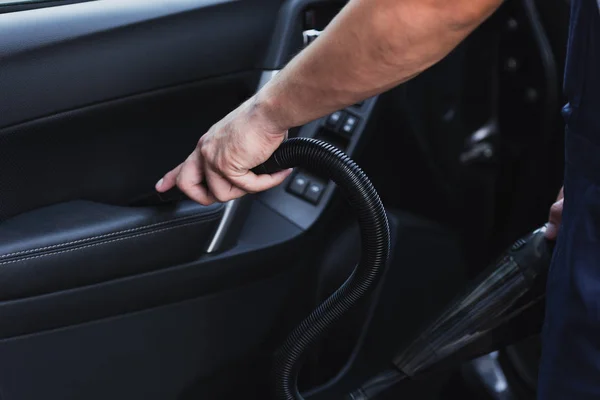 Vista Recortada Coche Limpio Aspiradora Puerta Del Coche — Foto de Stock